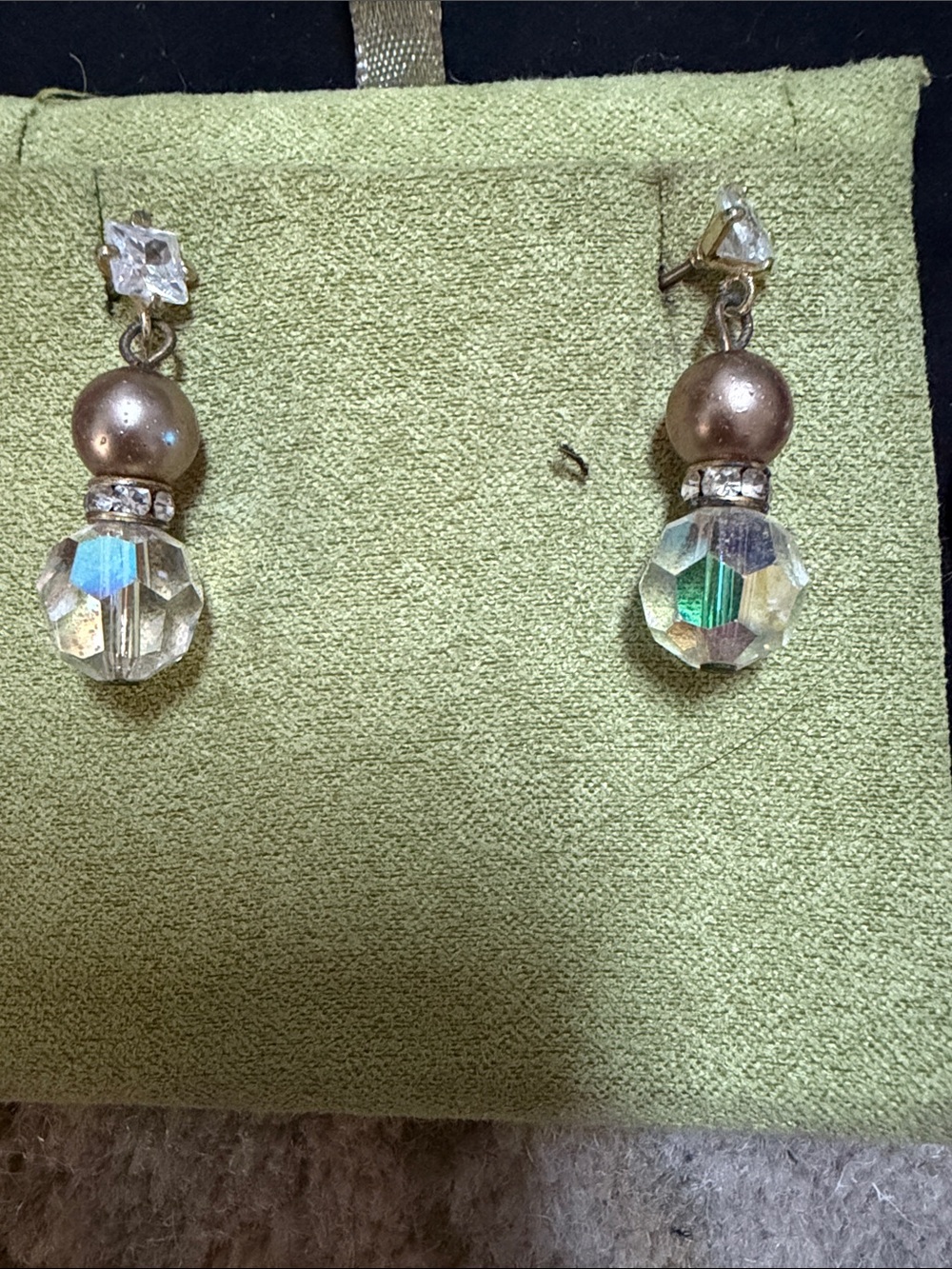 Source Unknown vintage Aurora Crystal and Gold-Tone Pearl Drop Earrings